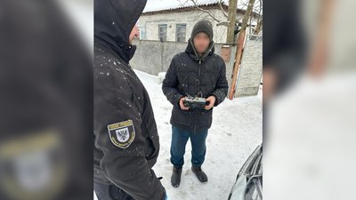 На Чернігівщині двоє чоловіків спалили автомобіль військового після того, як не змогли його викрасти На Чернігівщині двоє чоловіків спалили автомобіль військового після того, як не змогли його викрасти