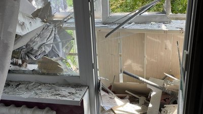Внаслідок обстрілу Чугуєва на Харківщині одна людина загинула, дві поранені Внаслідок обстрілу Чугуєва на Харківщині одна людина загинула, дві поранені