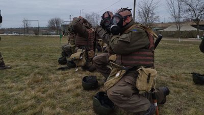 Новобранці з миколаївської військової частини вперше виїхали на стрільби Новобранці з миколаївської військової частини вперше виїхали на стрільби