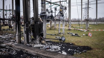 Обстріли енергетики: РФ FPV-дроном атакувала енергообʼєкт у Корюківському районі