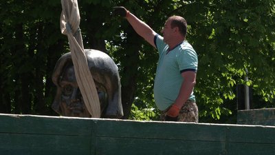 Монументальна декомунізація: яких пам'ятників позбулося Рівне у 2022 році Монументальна декомунізація: яких пам'ятників позбулося Рівне у 2022 році