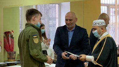 "Хотілось надихнути на звершення": в Одесі нагородили кримських татар, які воювали в АТО та ООС "Хотілось надихнути на звершення": в Одесі нагородили кримських татар, які воювали в АТО та ООС