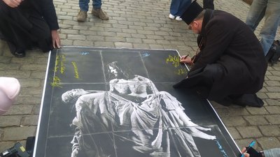 В центрі Одеси італійський фотограф влаштував перформанс В центрі Одеси італійський фотограф влаштував перформанс
