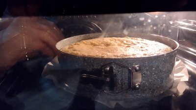 Смачна терапія для переселенок. Як українки долають стрес кулінарією Смачна терапія для переселенок. Як українки долають стрес кулінарією