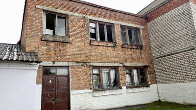 В приміщенні вибито вікна, 25 жовтня, Славута, Хмельниччина В приміщенні вибито вікна, 25 жовтня, Славута, Хмельниччина