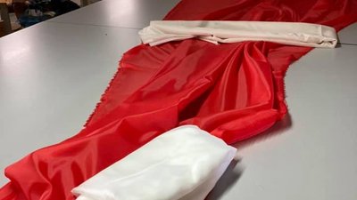 Львівське підприємство виготовляє прапори на підтримку білорусів