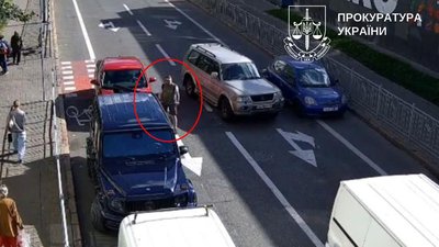 Водій Mercedes вдарив велосипедиста