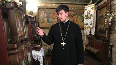 В Тернопіль привезли ікони з мощами святих В Тернопіль привезли ікони з мощами святих