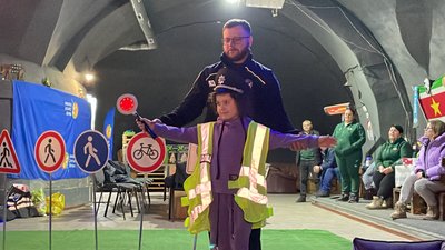 У Миколаєві для дітей організували арттерапію та каністерапію