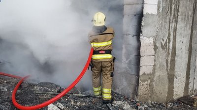 Сильне задимлення у Солом'янському районі Києва: горіла недобудова