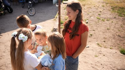 історія багатодітної родини, яка тікала від війни