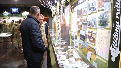 На Житомирщині у музеї 26-ї артилерійської бригади відкрили нову історичну експозицію На Житомирщині у музеї 26-ї артилерійської бригади відкрили нову історичну експозицію