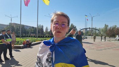 У Запоріжжі містяни вийшли на мітинг — вимагають спрямувати бюджетні кошти на ЗСУ У Запоріжжі містяни вийшли на мітинг — вимагають спрямувати бюджетні кошти на ЗСУ