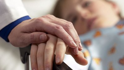 Двох дітей, що отруїлися грибами, відправили в лікарню до Києва