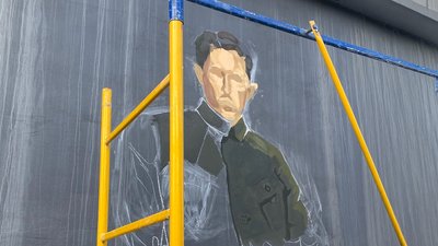 У Чернігові створюють мурал, присвячений Євгену Коновальцю