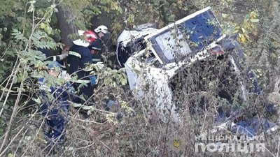 На Тернопільщині дві 20-річні дівчини загинули в аварії На Тернопільщині дві 20-річні дівчини загинули в аварії