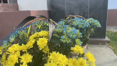 Херсон, поховання українських військових Дмитра Медвідя та Олександра Улановського Херсон, поховання українських військових Дмитра Медвідя та Олександра Улановського