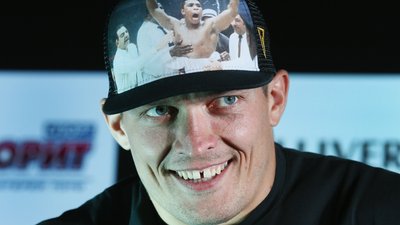 Усик готовий битися з Грицаєм, але лише за правилами