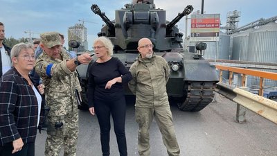 На Одещину приїхала міністерка оборони Німеччини Крістін Ламбрехт На Одещину приїхала міністерка оборони Німеччини Крістін Ламбрехт