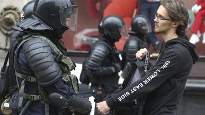 Десятки тисяч учасників і затримання: у Білорусі проходить "Марш єдності" Десятки тисяч учасників і затримання: у Білорусі проходить "Марш єдності"