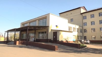 Опорна лікарня в Ізюмі уклала договір з НСЗУ: медзаклад отримує ліки для COVID-хворих