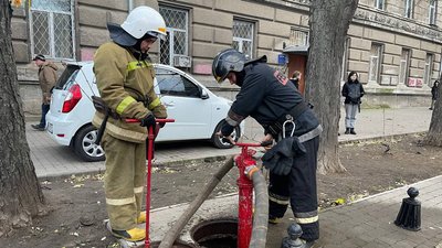 Пожежа в Одесі: рятувальники евакуювали 10 людей Пожежа в Одесі: рятувальники евакуювали 10 людей