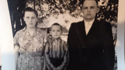 Іван Федоров зі своєю дружиною та сином Олександром, 1960 рік. Фото з домашнього архіву. Іван Федоров зі своєю дружиною та сином Олександром, 1960 рік. Фото з домашнього архіву.