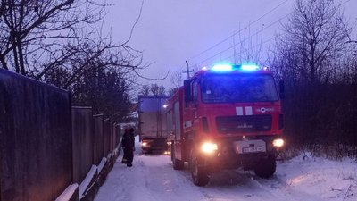 Негода на Хмельниччині, Вантажівка застрягла на Хмельниччині через негоду Негода на Хмельниччині, Вантажівка застрягла на Хмельниччині через негоду