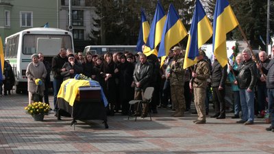 У Рівному попрощалися з добровольцем Олексієм Драганчуком У Рівному попрощалися з добровольцем Олексієм Драганчуком