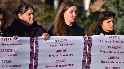 Рушник пам'яті з іменами загиблих захисників вишили на Волині