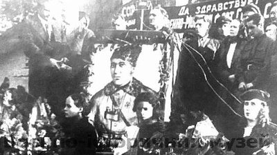 Четверте перепоховання Дундича: як, коли і чому рештки більшовика носили Рівним Четверте перепоховання Дундича: як, коли і чому рештки більшовика носили Рівним