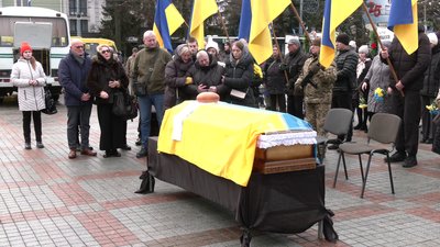 У Рівному попрощалися із матросом Миколою Кухарцем У Рівному попрощалися із матросом Миколою Кухарцем