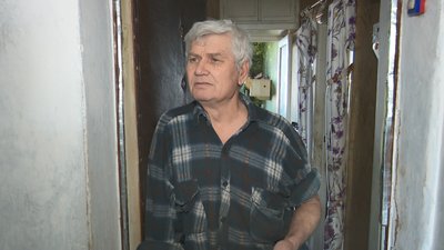 Як жителі Кривого Рогу ліквідують наслідки ракетної атаки 8 січня 2024 року Як жителі Кривого Рогу ліквідують наслідки ракетної атаки 8 січня 2024 року