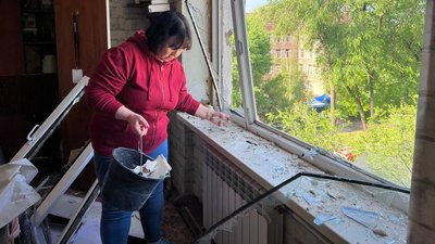 "Усе горіло, люди кричали". Що розповіли жителі сусідніх зі зруйнованим ракетою РФ будинків у Кривому Розі