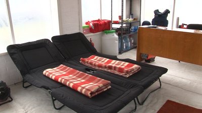 Два стаціонарні та один мобільний: як працюють "Пункти незламності" в містечку на Черкащині Два стаціонарні та один мобільний: як працюють "Пункти незламності" в містечку на Черкащині