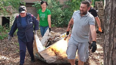 На Київщині у Ворзелі консервують приміщення старовинної аптеки На Київщині у Ворзелі консервують приміщення старовинної аптеки