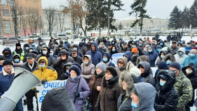 У Черкасах працівники «Водоканалу» провели акцію на підтримку керівника їхнього підприємства