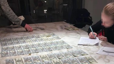 У Києві затримали підприємця, який продавав гуманітарку для ЗСУ