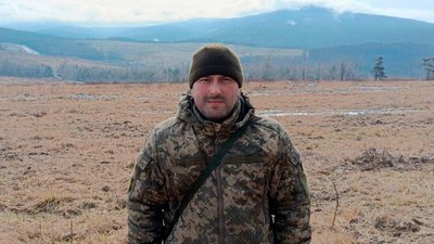 На Чернігівщині попрощалися з трьома військовими ЗСУ — Дмитра Немилостивого, Артема Губко та Сергія Малова На Чернігівщині попрощалися з трьома військовими ЗСУ — Дмитра Немилостивого, Артема Губко та Сергія Малова