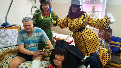 Одеські волонтери привітали військових, що знаходяться на лікуванні, з Різдвяними святами