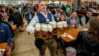 Перший після дворічної перерви: у Німеччині провели Octoberfest Перший після дворічної перерви: у Німеччині провели Octoberfest