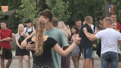У традиційній ході випускників візьмуть участь понад 1 600 черкаських учнів