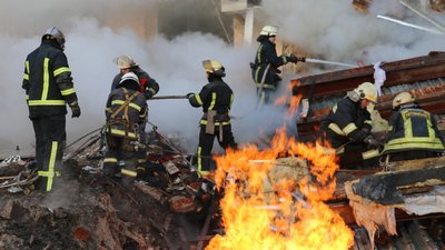 Обстріл центру Харкова: рятувальники повідомили щонайменше про двох загиблих