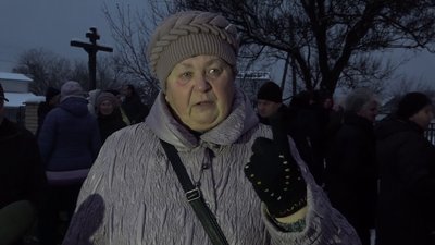У Сінгурах під Житомиром місцеві жителі цілодобово чергують під опломбованою церквою. Що відомо про конфлікт У Сінгурах під Житомиром місцеві жителі цілодобово чергують під опломбованою церквою. Що відомо про конфлікт