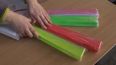 Школярі Луцька отримали браслети-флікери Школярі Луцька отримали браслети-флікери