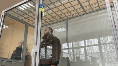 Потрійне вбивство, наїзд на пішохода та замах. У Харкові почався суд над 22-річним підозрюваним Потрійне вбивство, наїзд на пішохода та замах. У Харкові почався суд над 22-річним підозрюваним