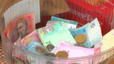 Збирали на дрон для захисників: у вінницькому ліцеї провели благодійний ярмарок Збирали на дрон для захисників: у вінницькому ліцеї провели благодійний ярмарок
