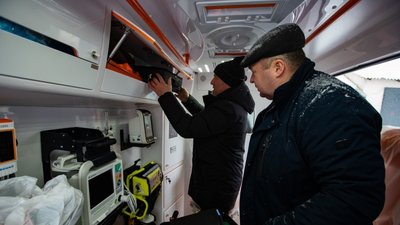 На Вінниччині центри екстреної меддопомоги отримали нові реанімобілі На Вінниччині центри екстреної меддопомоги отримали нові реанімобілі