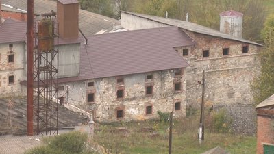 Ще одна архітектурна пам'ятка Зінькова, гідна уваги туристів - старий пивоварний завод. Фото: Суспільне. Ще одна архітектурна пам'ятка Зінькова, гідна уваги туристів - старий пивоварний завод. Фото: Суспільне.