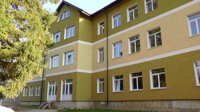 На Івано-Франківщині сьомий рік не можуть добудувати ліцей у селі Чорний Потік